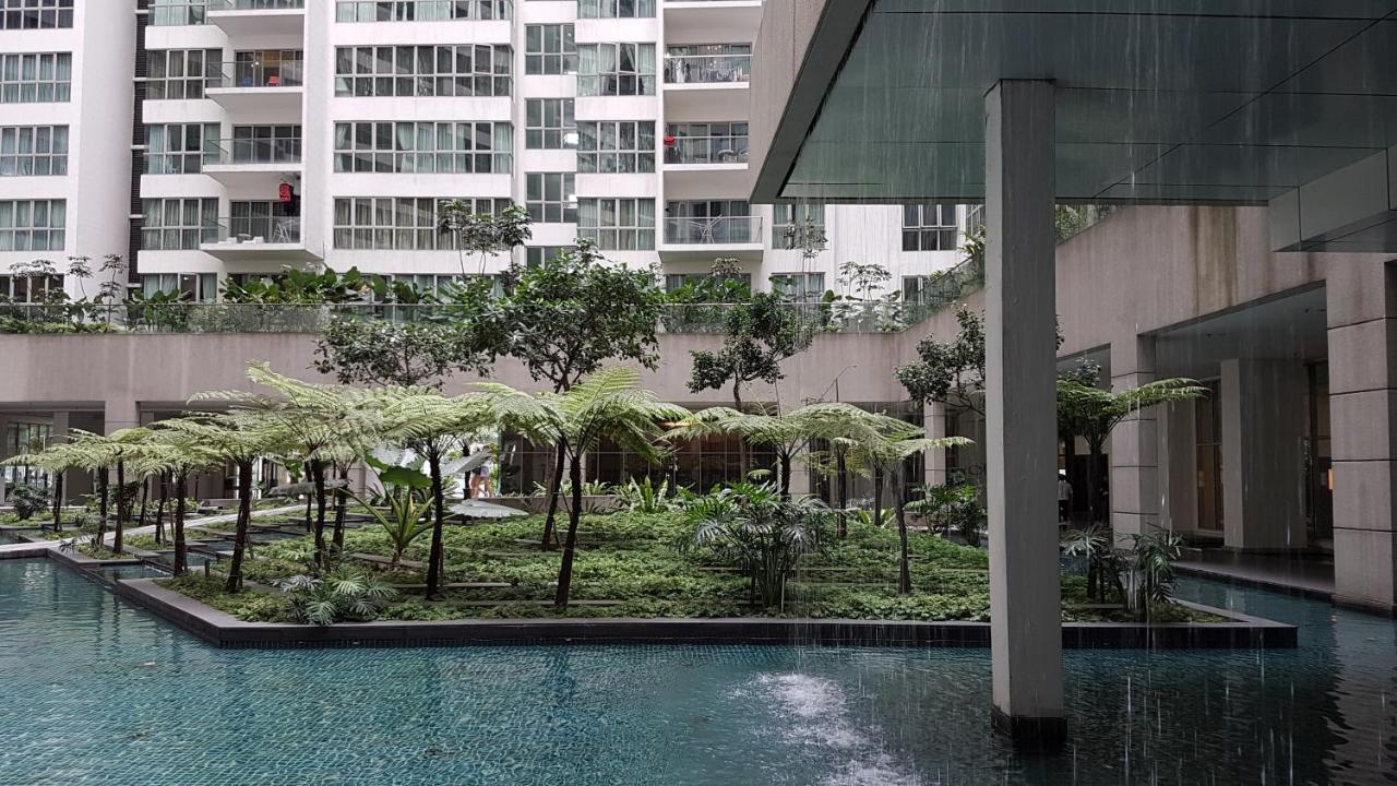 Skybed Over The Sky Hostel @Regalia Suites & Residences Kl Kuala Lumpur Dış mekan fotoğraf